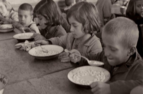 Σκηνή από το ντοκιμαντέρ Η Γενοκτονία της Μνήμης